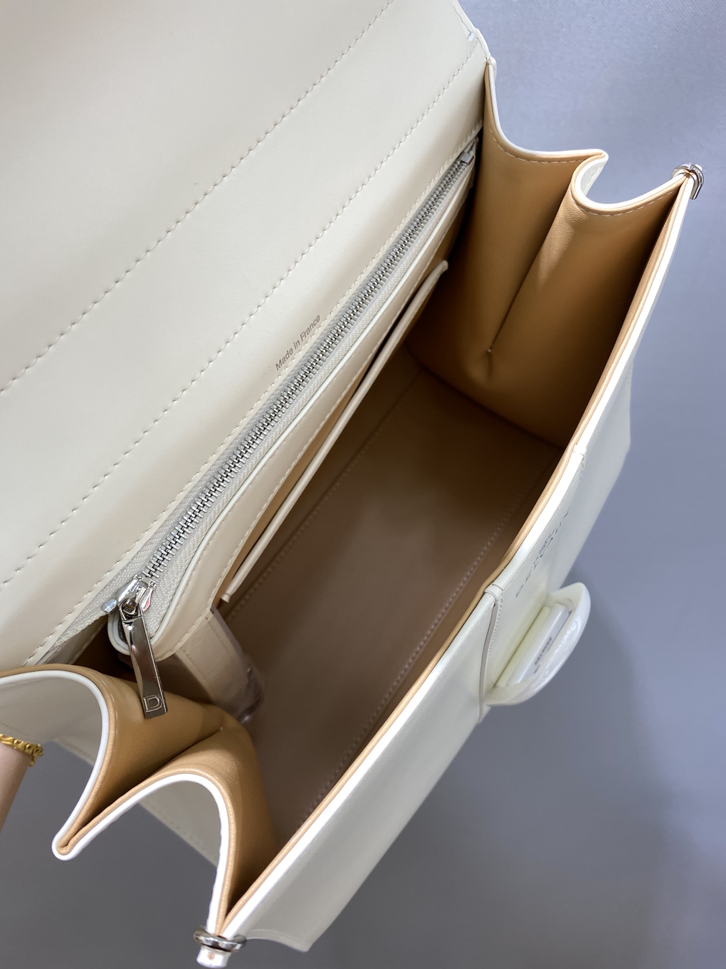 델보 브리앙 MM 박스백 미듐